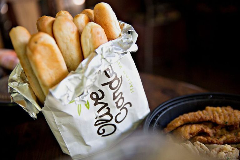 Olive Garden responds after diner claims to find ‘letters’ on breadstick