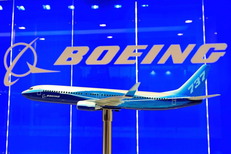 Qatar Airways mulls swapping Boeing 737-10 for smaller jets