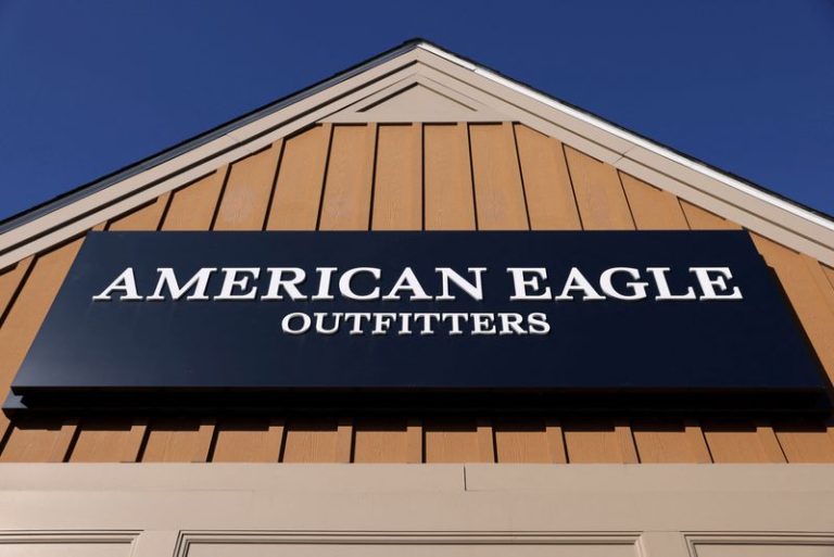 American Eagle Outfitters lowers sales target on muted holiday expectations