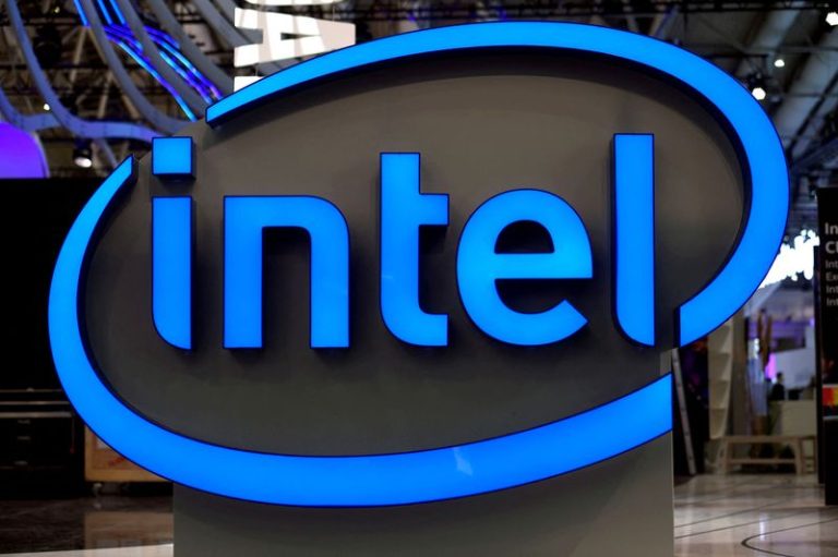 Intel adds two former semiconductor chiefs to board