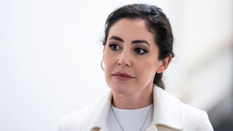 Anna Paulina Luna forces House leadership’s hand on proxy voting as GOP war escalates