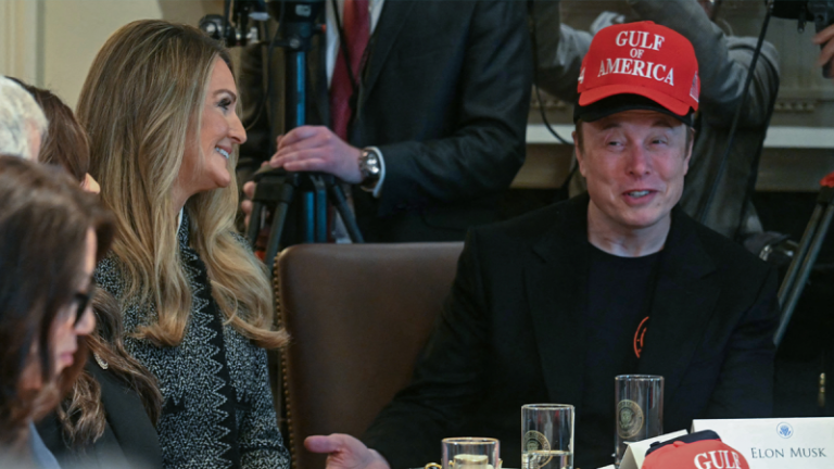 Elon Musk receives applause from Cabinet as he begins planned departure from DOGE role