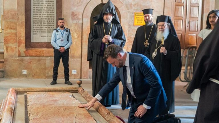 Vance visits church where Christians believe Jesus was crucified, resurrected amid Israel-Hamas ceasefire