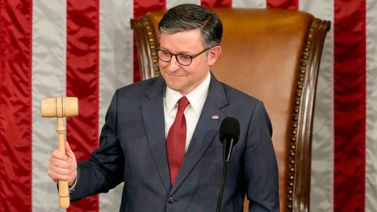 House advances bill to end government shutdown with hours until final vote