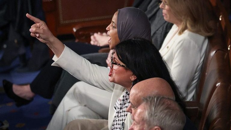 Trump blasts Omar, Tlaib as ‘lunatics,’ says ‘send them back’ after SOTU protests